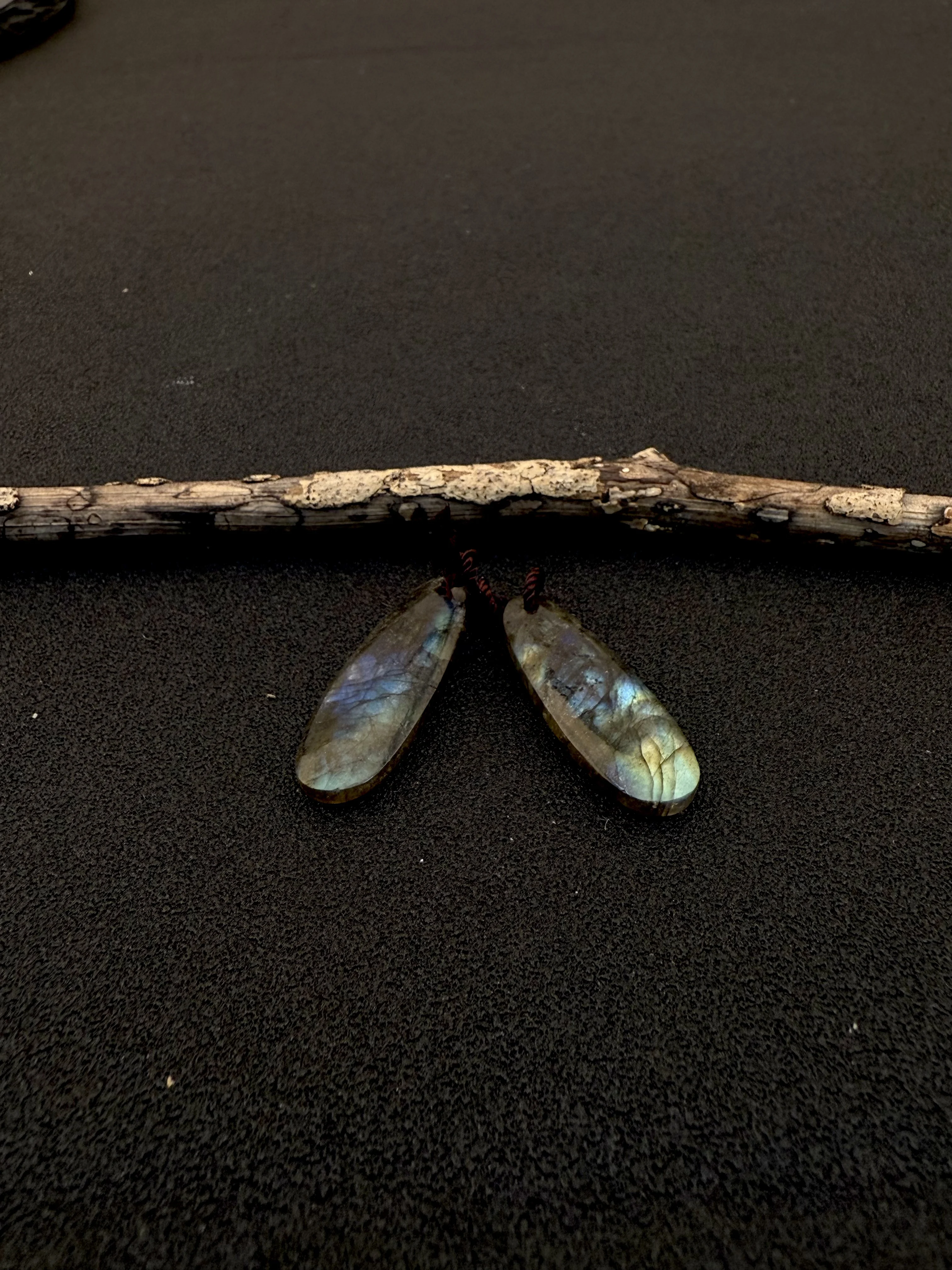 Natural Stone Labradorite Water Drop Earrings - DIY Handmade Jewelry 29×10×2mm, 4g
Natural Stone Labradorite Water Drop Earrings - DIY Handmade Jewelry 29×10×2mm, 4g