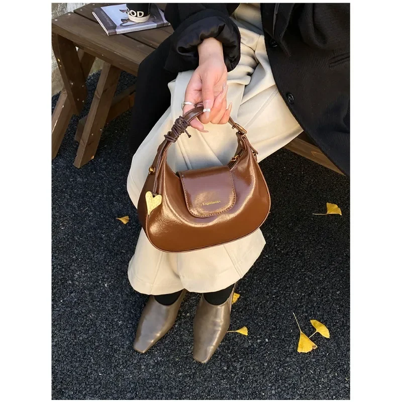 Stylish Designer Textured Crossbody Diaper Bag Women Luxury Leather Tote Large Capacity Elegant Shoulder Bag For Unique Texture
Stylish Designer Textured Crossbody Diaper Bag Women Luxury Leather Tote Large Capacity Elegant Shoulder Bag For Unique Texture