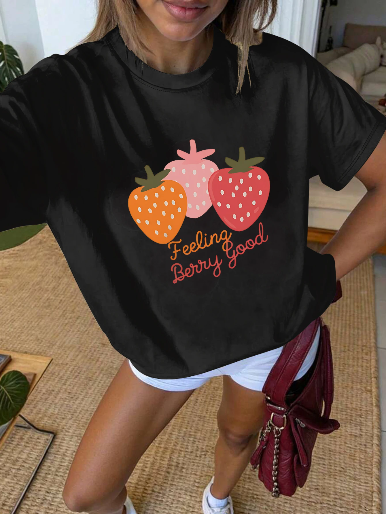 Женская черная футболка больших размеров с коротким рукавом, клубничный графический принт «Feeling Berry Good», веселая и модная летняя футболка
Женская черная футболка больших размеров с коротким рукавом, клубничный графический принт «Feeling Berry Good», веселая и модная летняя футболка