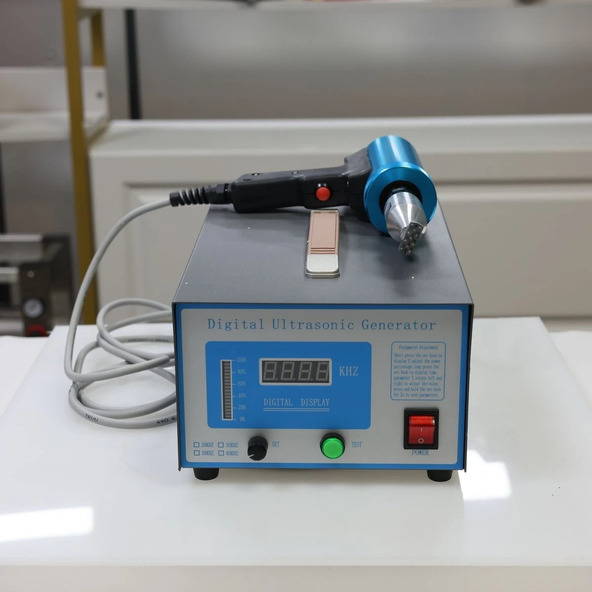 28kHz Portable Spot Welders Ultrasound Soldering Equipment Hand Held Ultrasonic Plastic Welding Machines
28kHz Portable Spot Welders Ultrasound Soldering Equipment Hand Held Ultrasonic Plastic Welding Machines