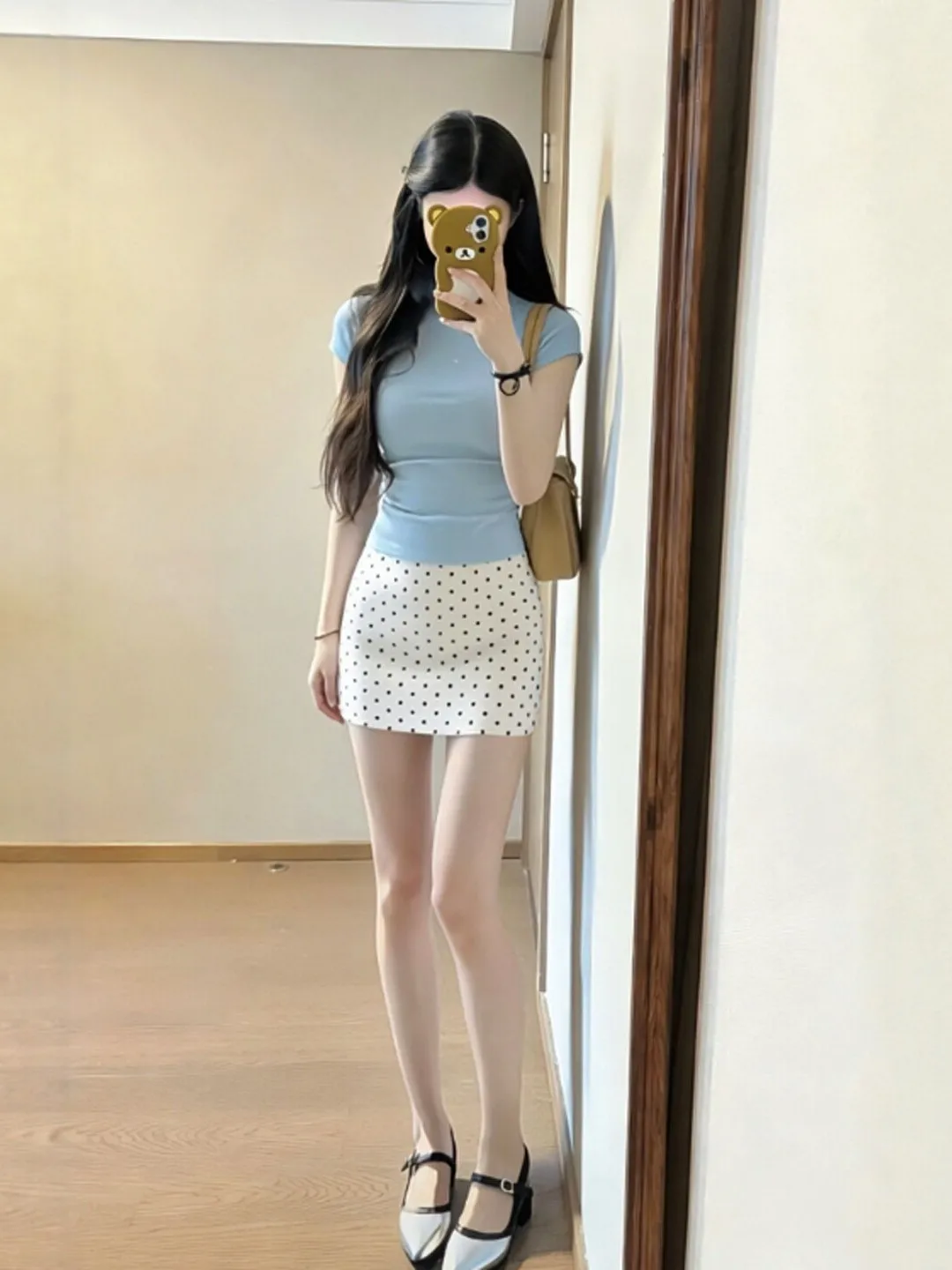 Unique Small Polka Dot Halter Neck Top And Short Skirt Two Piece Set Comfortable Korean Style Summer Fashion Outfit for Women
Unique Small Polka Dot Halter Neck Top And Short Skirt Two Piece Set Comfortable Korean Style Summer Fashion Outfit for Women