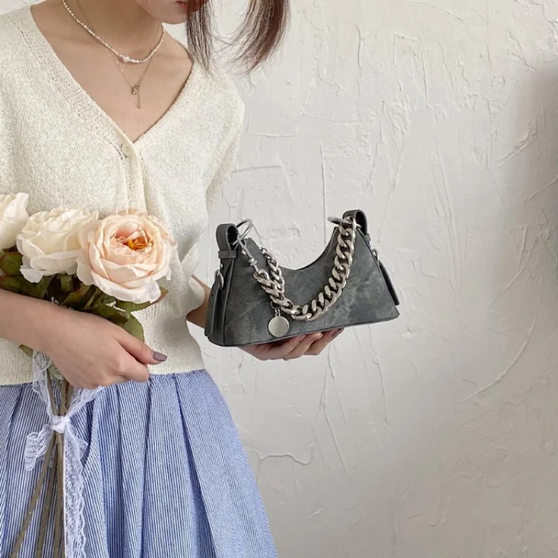 2025 Новая высококачественная роскошная брендовая женская кожаная большая сумка известного дизайнера Париж Элегантная повседневная сумка
2025 Новая высококачественная роскошная брендовая женская кожаная большая сумка известного дизайнера Париж Элегантная повседневная сумка 