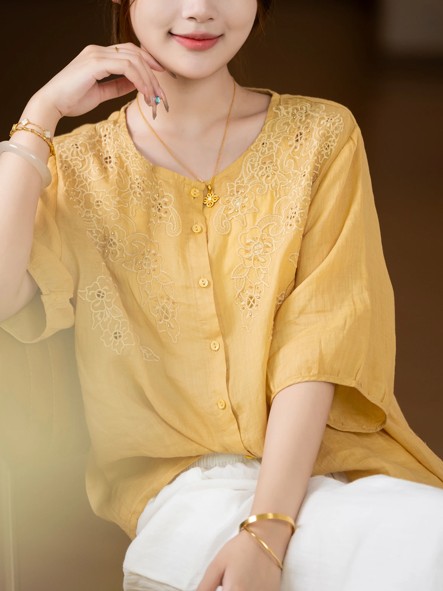 Женская блузка ручной работы с вышивкой, свободного кроя, с круглым вырезом, из шелка премиум-качества, с однорядной многослойной вышивкой
Женская блузка ручной работы с вышивкой, свободного кроя, с круглым вырезом, из шелка премиум-качества, с однорядной многослойной вышивкой