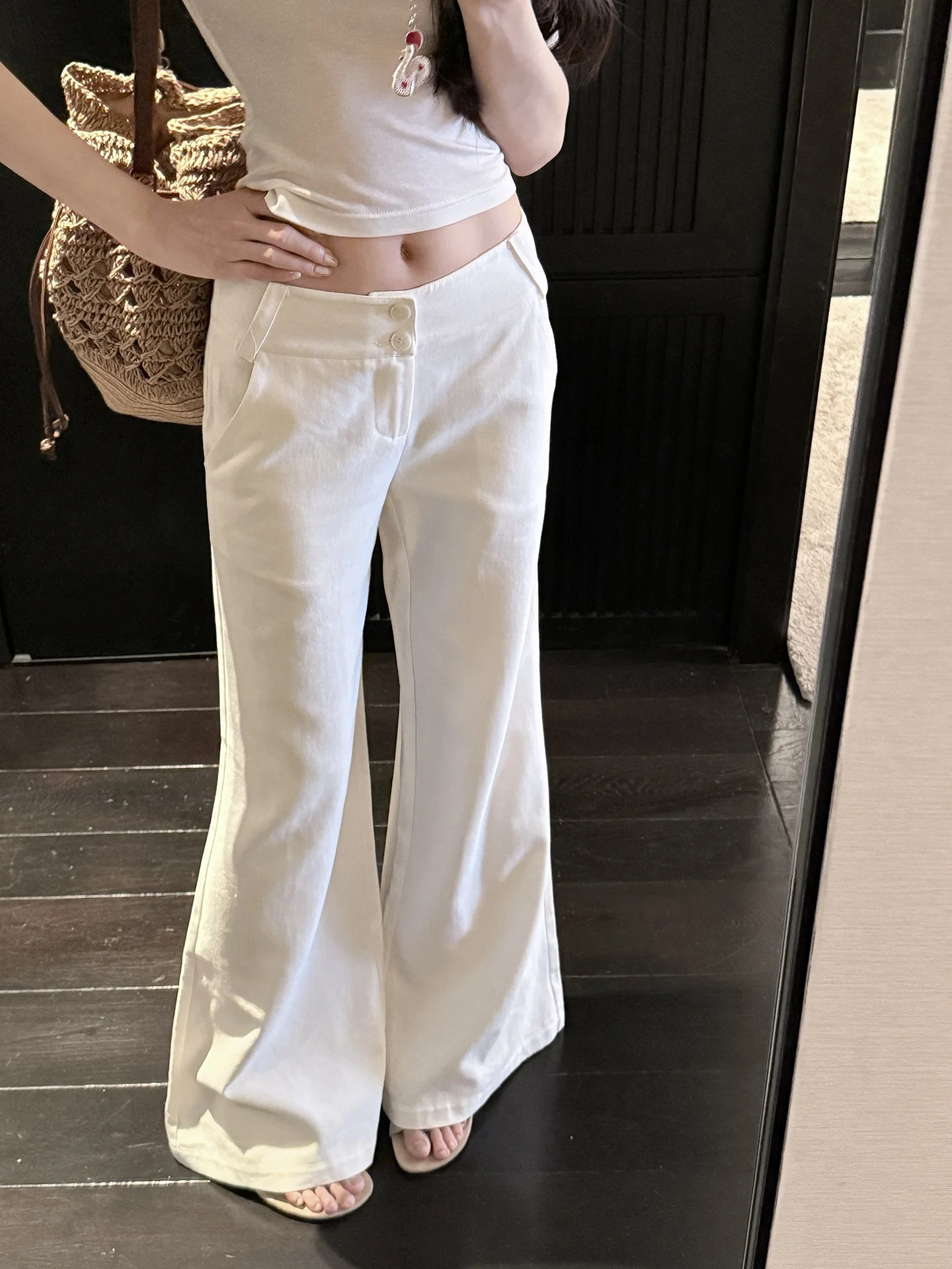 Wide Waist Straight Leg Linen Pants Micro Flared Casual Pants Spring Summer New Style Elegant Loose Fit Ladies Jeans
Wide Waist Straight Leg Linen Pants Micro Flared Casual Pants Spring Summer New Style Elegant Loose Fit Ladies Jeans