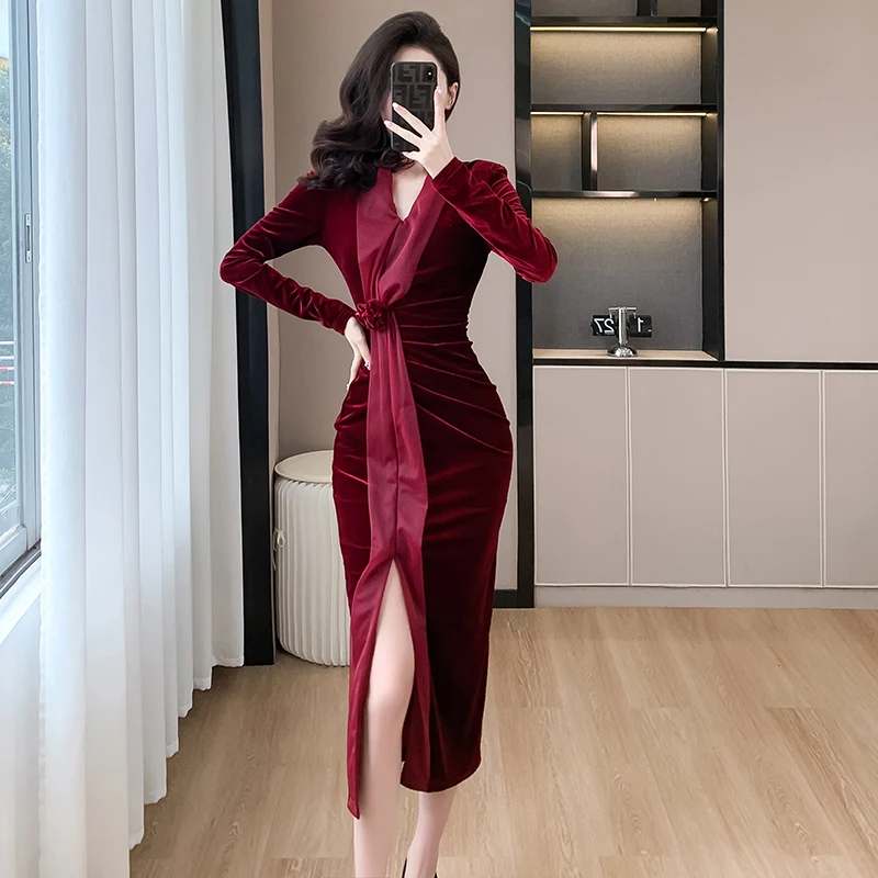 2024 New Fall Winter Velvet Hit Color Wedding Party Dress French Women Rose Floral Long Sleeve Split Bodycon Midi Evening Dress
2024 New Fall Winter Velvet Hit Color Wedding Party Dress French Women Rose Floral Long Sleeve Split Bodycon Midi Evening Dress
