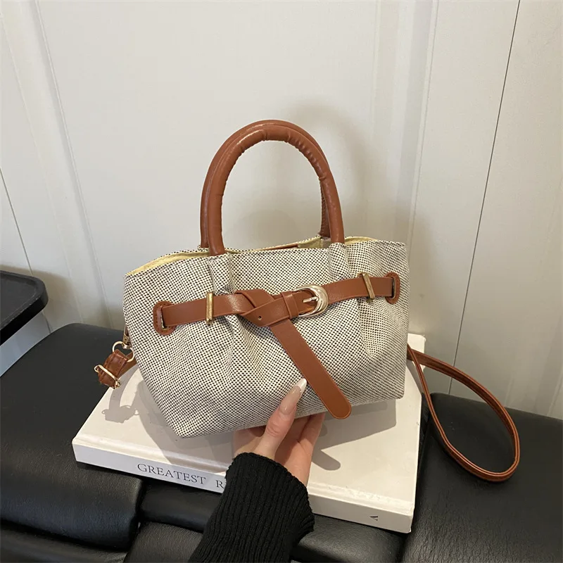 2026 summer new shoulder bag design for casual women's bags with simple and Personalized Bucket Style handbag
2026 summer new shoulder bag design for casual women's bags with simple and Personalized Bucket Style handbag