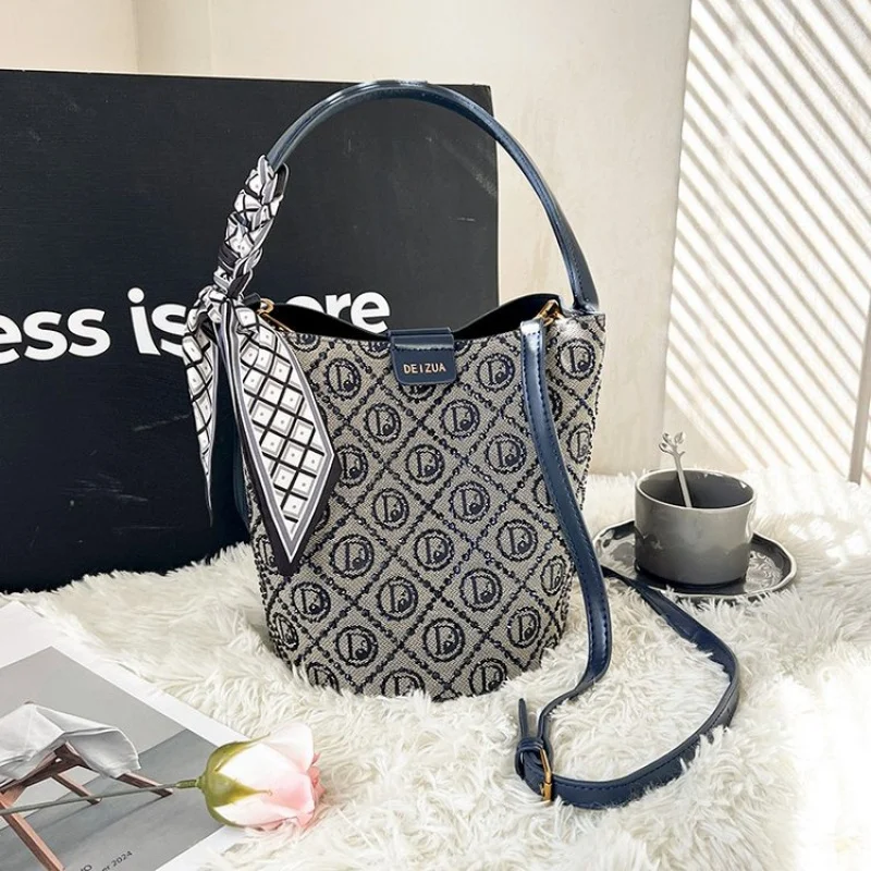 Luxury Ladies Tote Bag Crafted From Premium Leather Featuring High-End Quality And Paris Chic Vintage Look
Luxury Ladies Tote Bag Crafted From Premium Leather Featuring High-End Quality And Paris Chic Vintage Look