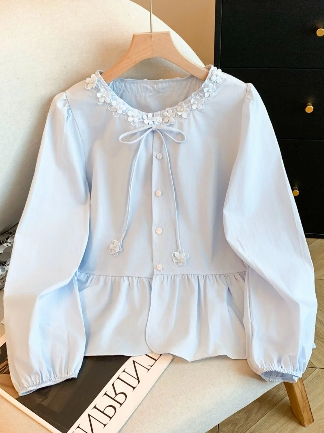 Slimming Design Korean Style Long Sleeve round Neck Shirt Women's Early Spring 2026 New Style Waist Cinching Flower Tie Top
Slimming Design Korean Style Long Sleeve round Neck Shirt Women's Early Spring 2026 New Style Waist Cinching Flower Tie Top