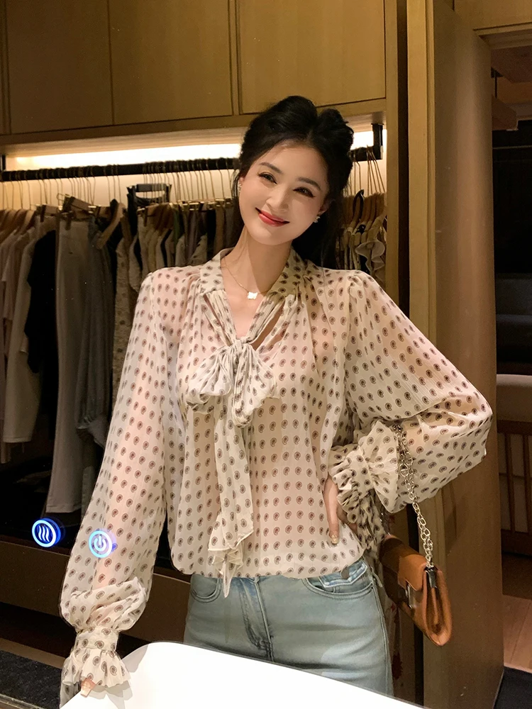 Slimming Linyner Women's Shirt Spring Summer Casual Style Loose Fit Knot Chiffon Top Breathable Long Sleeve Shirt
Slimming Linyner Women's Shirt Spring Summer Casual Style Loose Fit Knot Chiffon Top Breathable Long Sleeve Shirt