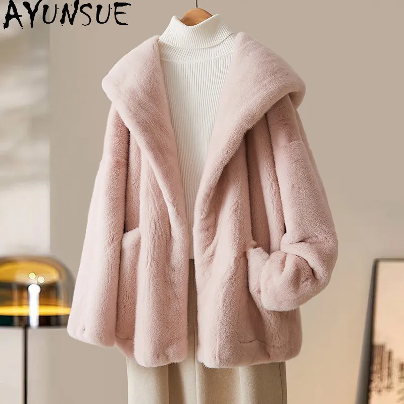 Шуба женская AYUNSUE из натурального меха норки, розовая, с капюшоном, свободного кроя, новая, теплая зимняя верхняя одежда
Шуба женская AYUNSUE из натурального меха норки, розовая, с капюшоном, свободного кроя, новая, теплая зимняя верхняя одежда