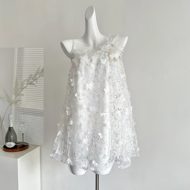 Three-Dimensional Floral Dress Elegant Embroidery Pure White Spaghetti Strap Party Mini Dress Sexy Fashion Mesh Dress Women
Three-Dimensional Floral Dress Elegant Embroidery Pure White Spaghetti Strap Party Mini Dress Sexy Fashion Mesh Dress Women