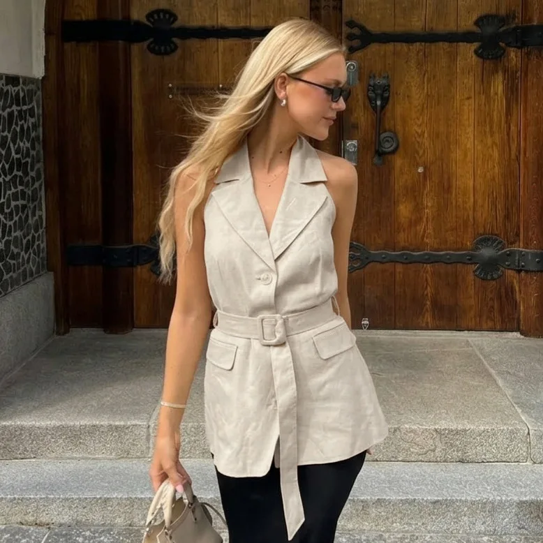 Casual Belt Women Blazer Fashion Lapel Single Breasted Sleeveless Female Top 2026 Spring Summer Solid Pleated Lady Streetwear
Casual Belt Women Blazer Fashion Lapel Single Breasted Sleeveless Female Top 2026 Spring Summer Solid Pleated Lady Streetwear