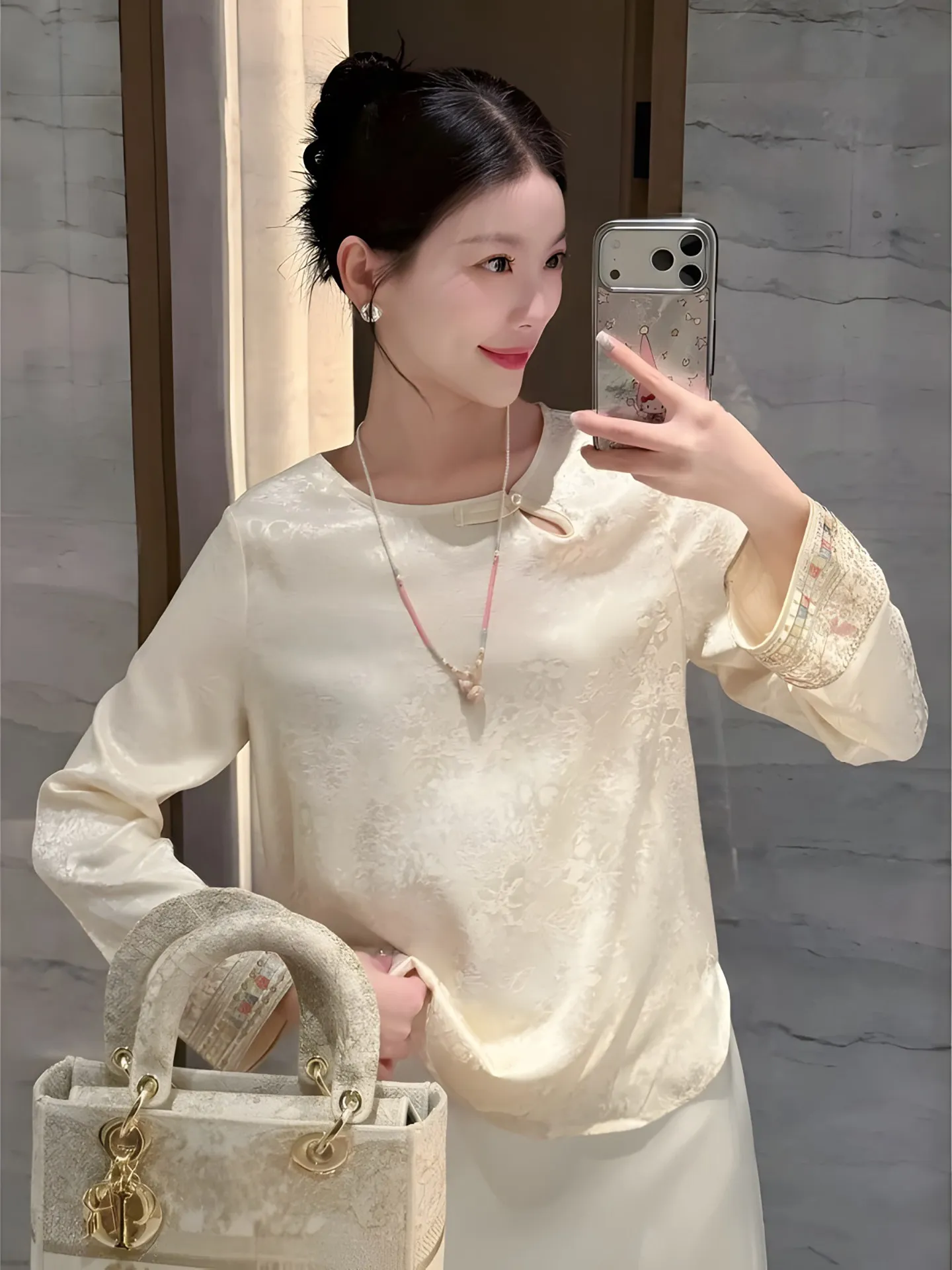 New Chinese Style Long Sleeve Embroidered Shirt Women's Spring New High-End Lightweight Fashionable Base Layer Shirt with Button
New Chinese Style Long Sleeve Embroidered Shirt Women's Spring New High-End Lightweight Fashionable Base Layer Shirt with Button