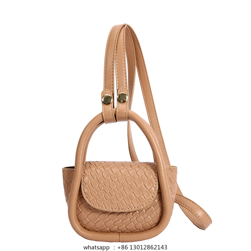 Мини-сумка через плечо, красный конверт, сумка для ключей
Мини-сумка через плечо, красный конверт, сумка для ключей