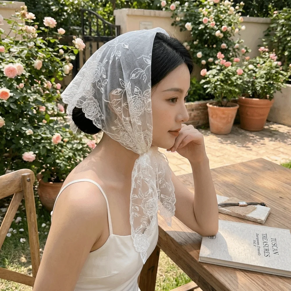 New Breathable Mesh Rose Scarf Three-Dimensional Rose Triangle Shape Mesh Headscarf Lightweight Elegant Triangle Scarf Summer
New Breathable Mesh Rose Scarf Three-Dimensional Rose Triangle Shape Mesh Headscarf Lightweight Elegant Triangle Scarf Summer