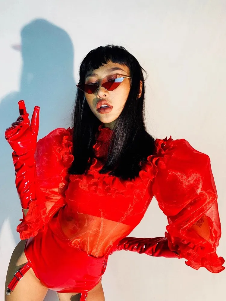 Red Bubble Sleeve Mesh Outfits+Leather Short+Gloves 3pcs Costume Bar Nightclub GOGO Dance Team Singer Show Atmosphere Stage Wear
Red Bubble Sleeve Mesh Outfits+Leather Short+Gloves 3pcs Costume Bar Nightclub GOGO Dance Team Singer Show Atmosphere Stage Wear