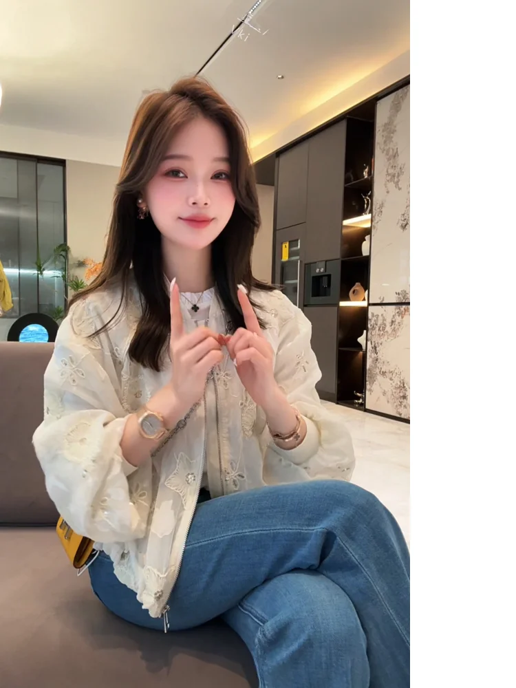 Embroidered Loose Thin Outerwear for Women Elegant Style Spring Season Long Sleeve round Neck Zipper Closure Casual...
Embroidered Loose Thin Outerwear for Women Elegant Style Spring Season Long Sleeve round Neck Zipper Closure Casual...