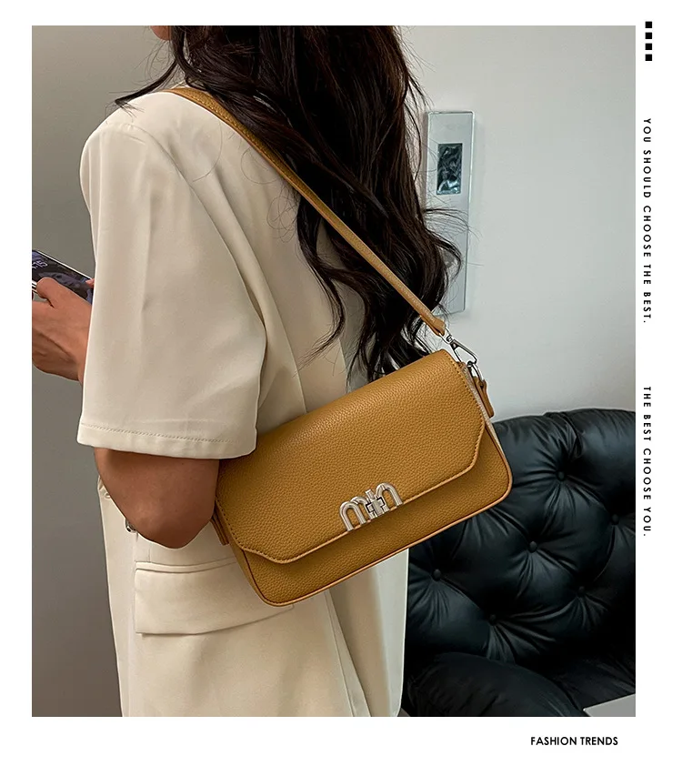 Premium underarm bag 2025 new fashion chain commuter shoulder bag foreign style niche messenger bag women
Premium underarm bag 2025 new fashion chain commuter shoulder bag foreign style niche messenger bag women