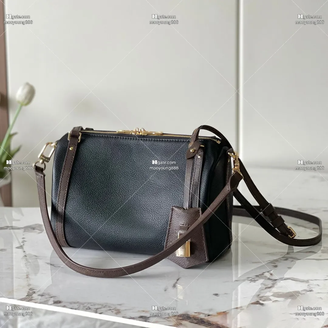 wholesale price 12A upgrade mirror quality designer style calfskin leather shoulder bag for women black luxury handbags
wholesale price 12A upgrade mirror quality designer style calfskin leather shoulder bag for women black luxury handbags