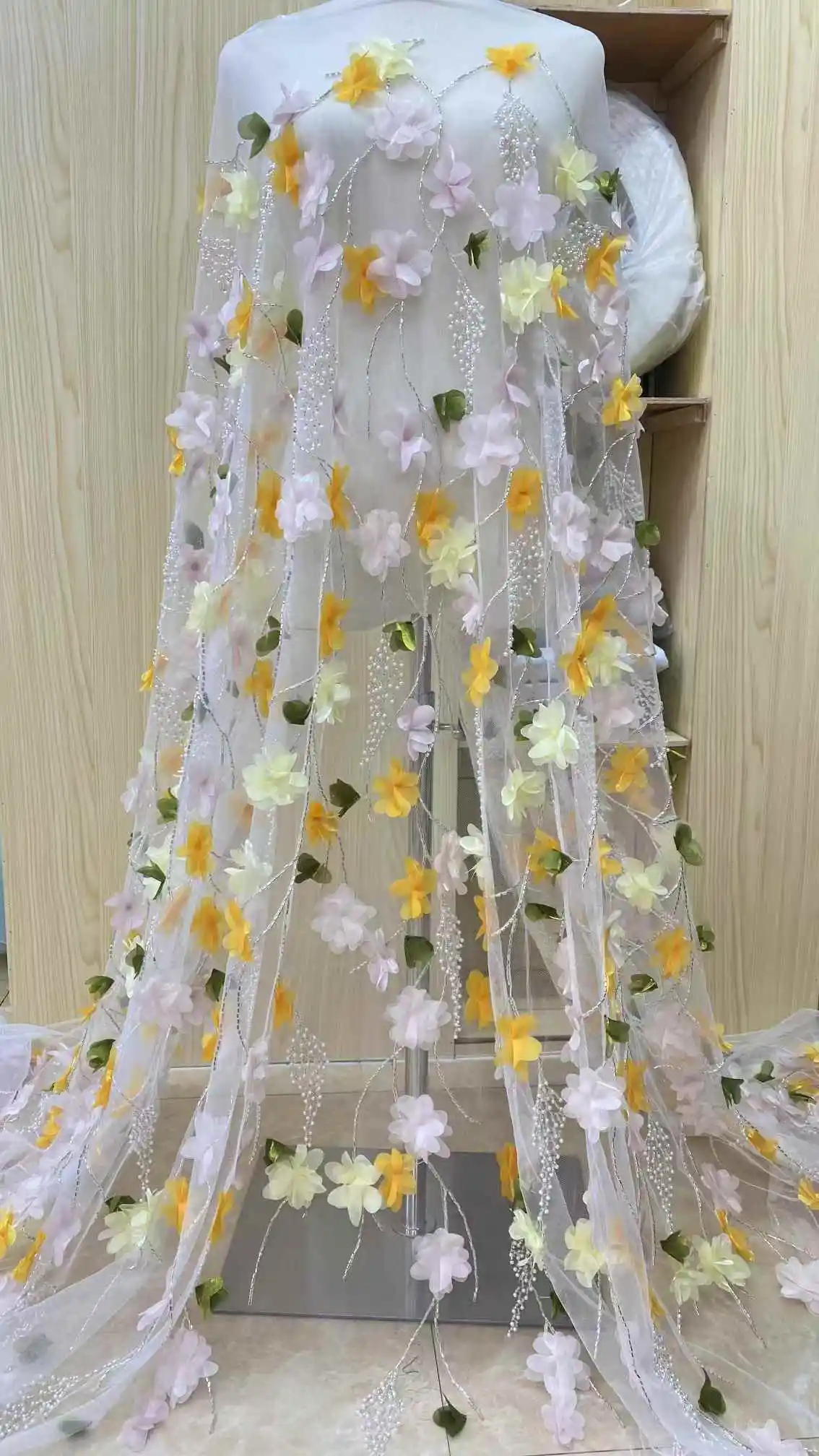 Nigerian Beaded Lace Fabric with Flower Yellow 3D Embroidered Tulle Fabric African Lace Fabric for Wedding Party Dresses 5 Yards
Nigerian Beaded Lace Fabric with Flower Yellow 3D Embroidered Tulle Fabric African Lace Fabric for Wedding Party Dresses 5 Yards