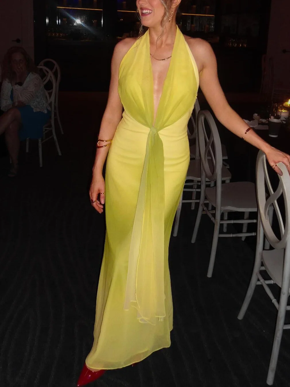 Elegant and chic chiffon dress female printed backless halter neck long dress 2025 summer romantic sweet date party dress
Elegant and chic chiffon dress female printed backless halter neck long dress 2025 summer romantic sweet date party dress