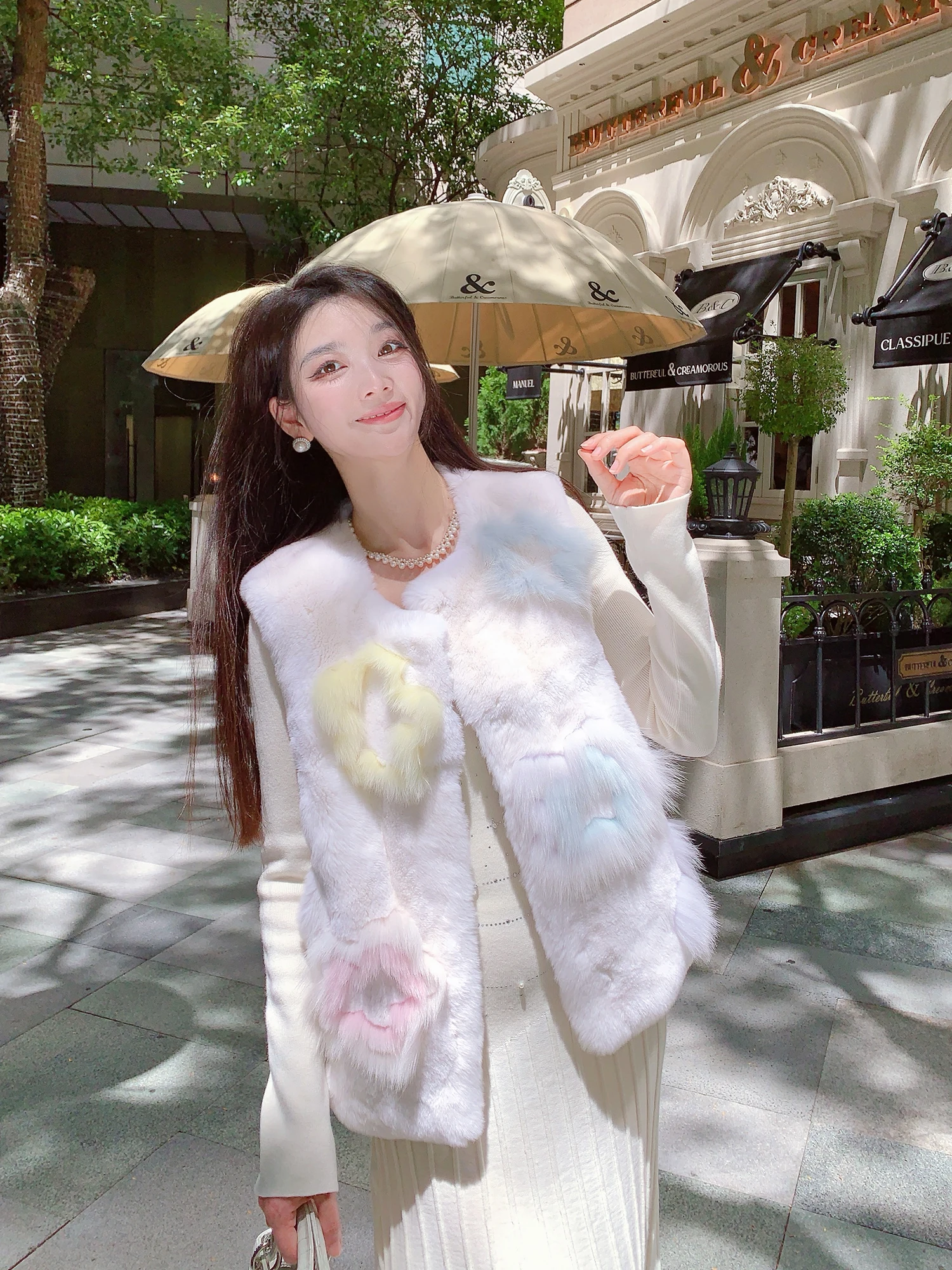 Пальто MissLuxury из натурального кроличьего меха с модным меховым дизайном, теплое, повседневное, приталенное, средней длины, без рукавов
Пальто MissLuxury из натурального кроличьего меха с модным меховым дизайном, теплое, повседневное, приталенное, средней длины, без рукавов