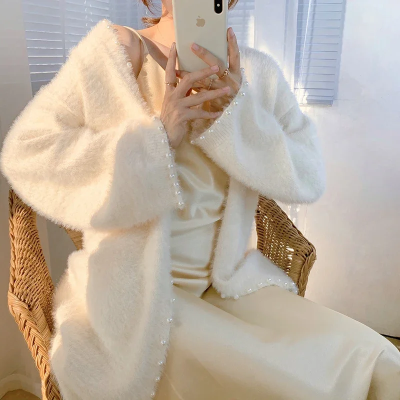 Mohair White Cardigan 2024 Autumn Long Sleeve Mid-length Women's Plush Knit Long Cardigans Elegant Temperament Sweater Pearl
Mohair White Cardigan 2024 Autumn Long Sleeve Mid-length Women's Plush Knit Long Cardigans Elegant Temperament Sweater Pearl