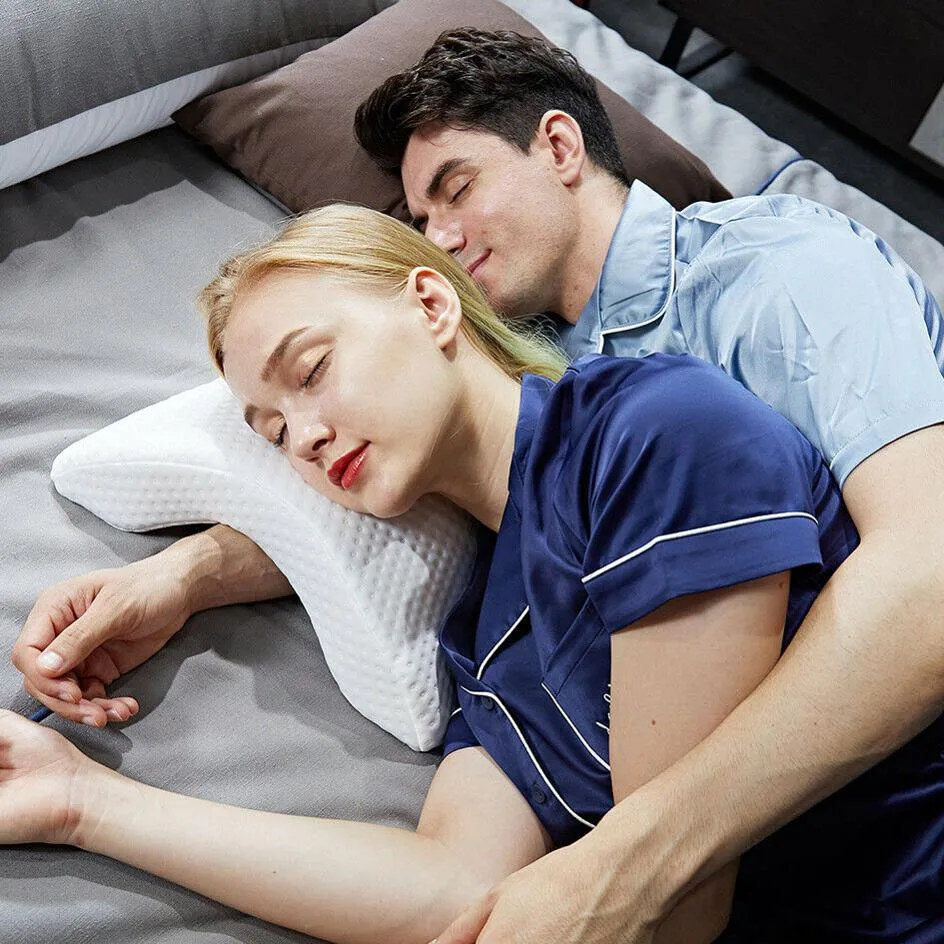 Memory Foam Bedding Pillow Portable Office Nap Pillow Luxury Arched Cuddle Pillow Arm Hole Table Couple Cartoon Nap Desk Pillow
Memory Foam Bedding Pillow Portable Office Nap Pillow Luxury Arched Cuddle Pillow Arm Hole Table Couple Cartoon Nap Desk Pillow