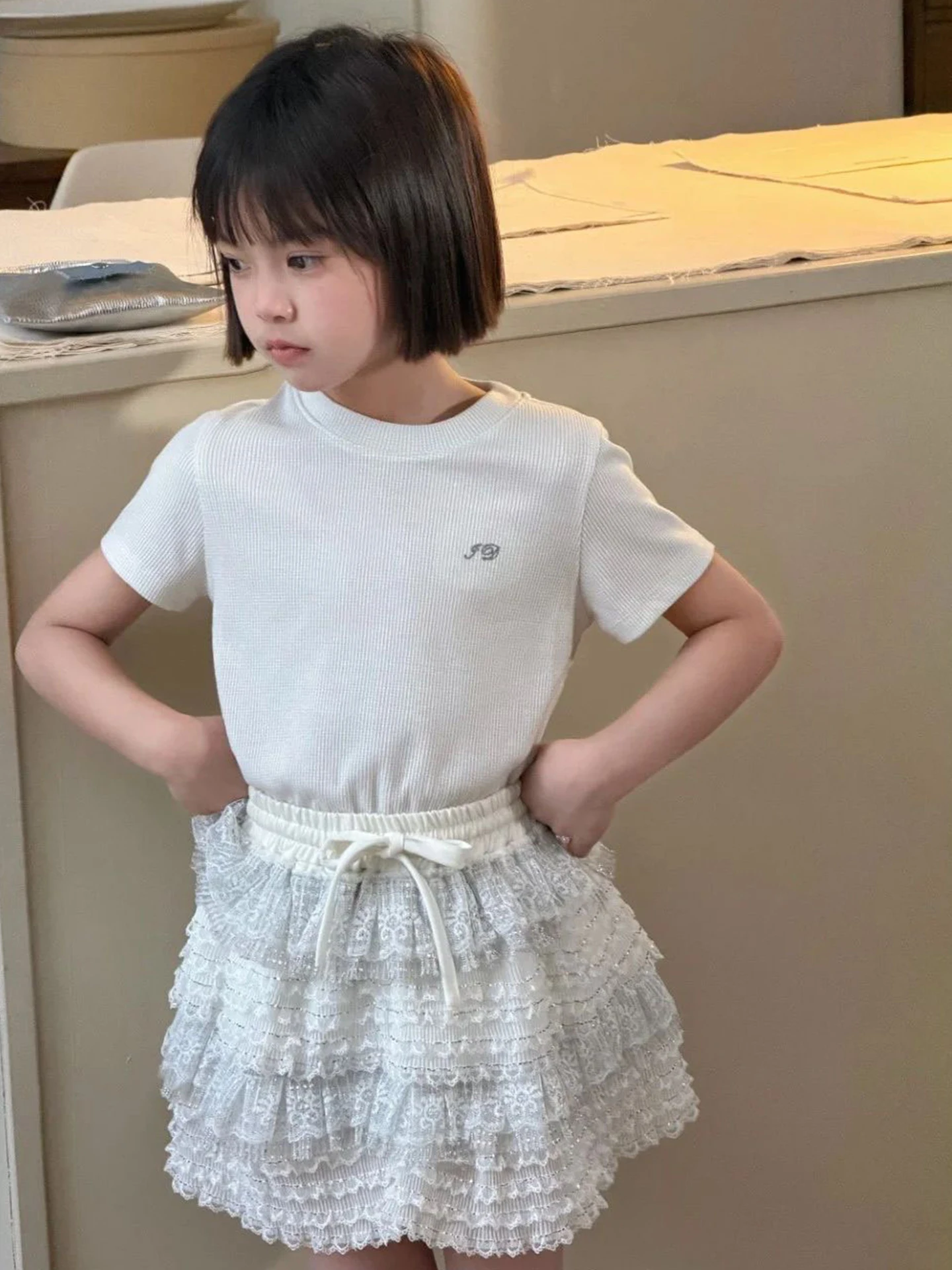 Girls Summer Outfit Short Sleeve T-Shirt And Skirt Set Two Pieces Clothing Ensemble for Kids Fashionable And Breathable
Girls Summer Outfit Short Sleeve T-Shirt And Skirt Set Two Pieces Clothing Ensemble for Kids Fashionable And Breathable