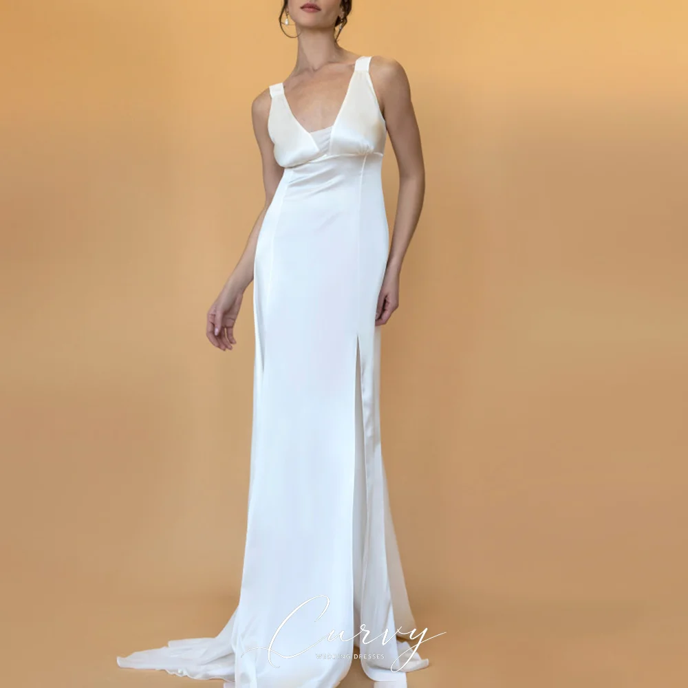 Curvy Chic Minimal Wedding Dresses Customized for Women Deep V Open Back High Slit Train for Civil Courthouse Wedding 2026
Curvy Chic Minimal Wedding Dresses Customized for Women Deep V Open Back High Slit Train for Civil Courthouse Wedding 2026
