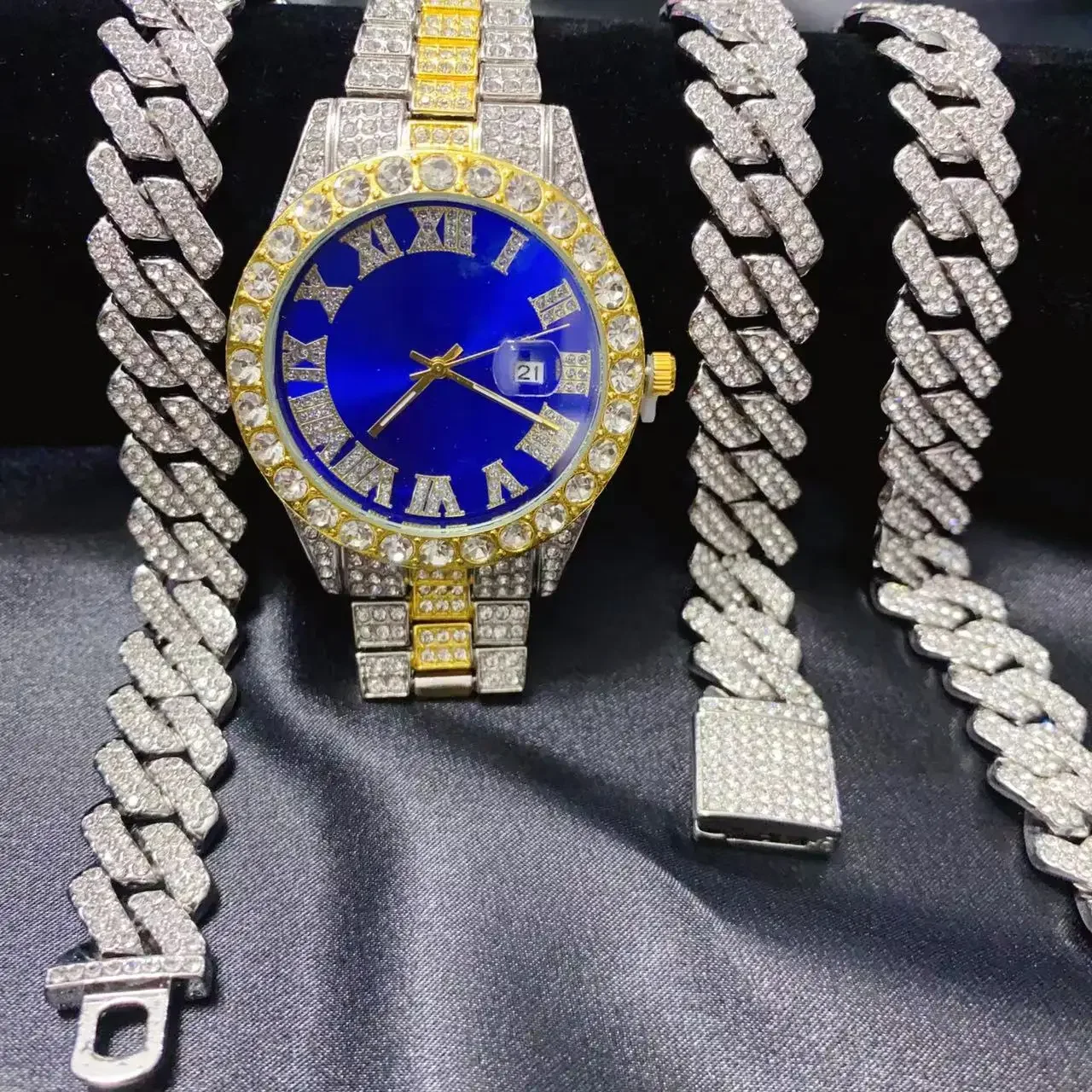 3PCS Men's and Women's Same Hip Hop Calendar Watch Necklace Bracelet Jewelry Set Bling Bling Gold Silver Diamond Cuban Chain
3PCS Men's and Women's Same Hip Hop Calendar Watch Necklace Bracelet Jewelry Set Bling Bling Gold Silver Diamond Cuban Chain