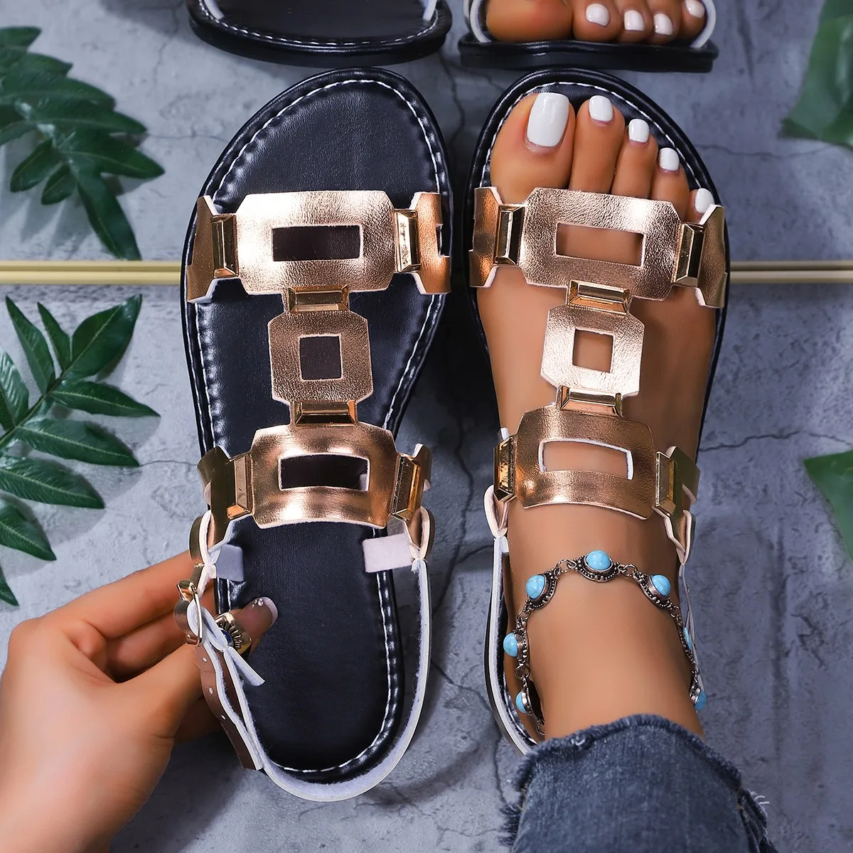 2025 Round Headed Ladies Sandals Flat Casual Beach Shoes Women Comfortable Footwear Metal Decoration Women Fashion Sandals
2025 Round Headed Ladies Sandals Flat Casual Beach Shoes Women Comfortable Footwear Metal Decoration Women Fashion Sandals