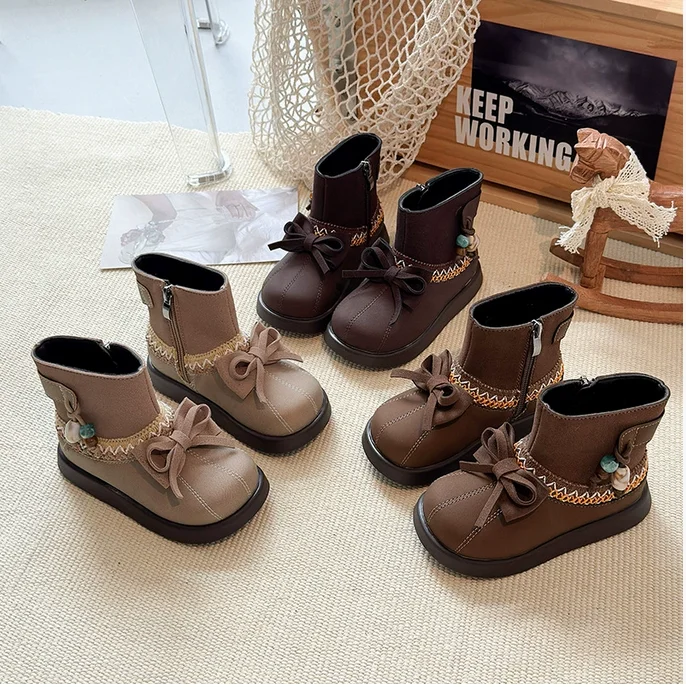 Короткие сапоги для девочек, детские кожаные сапоги в этническом стиле с простыми бантами, осень-зима 202, детские сапоги принцессы с боковой молнией, милые
Короткие сапоги для девочек, детские кожаные сапоги в этническом стиле с простыми бантами, осень-зима 202, детские сапоги принцессы с боковой молнией, милые