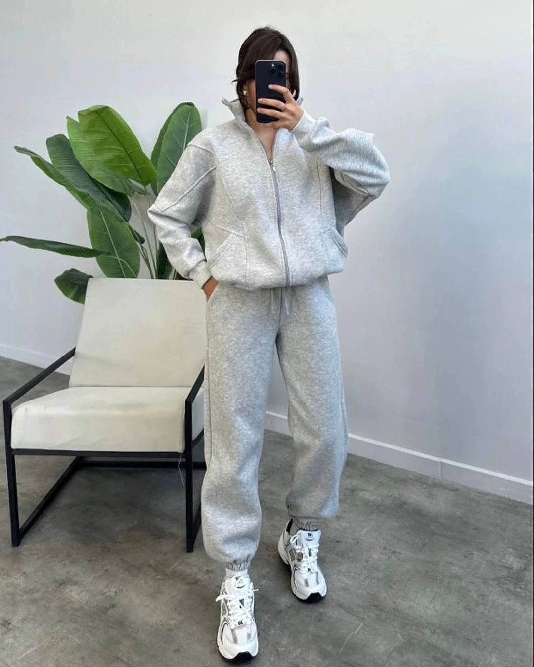 Faionable mat Fce Long Sve Sweatirt Pants Set Sportswear Zipper Top And Pants Combo Polyester Long Pants
Faionable mat Fce Long Sve Sweatirt Pants Set Sportswear Zipper Top And Pants Combo Polyester Long Pants