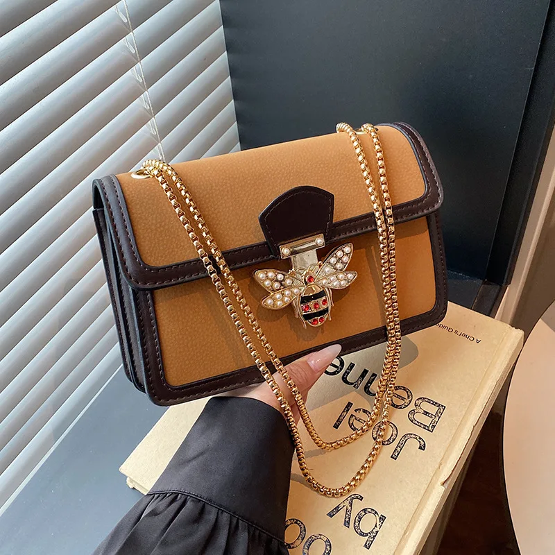 2025 New Retro Bee Lock Square Bag for Women, Vintage Chain Strap Crossbody Purse, Small Shoulder Bag, Chic & Stylish
2025 New Retro Bee Lock Square Bag for Women, Vintage Chain Strap Crossbody Purse, Small Shoulder Bag, Chic & Stylish