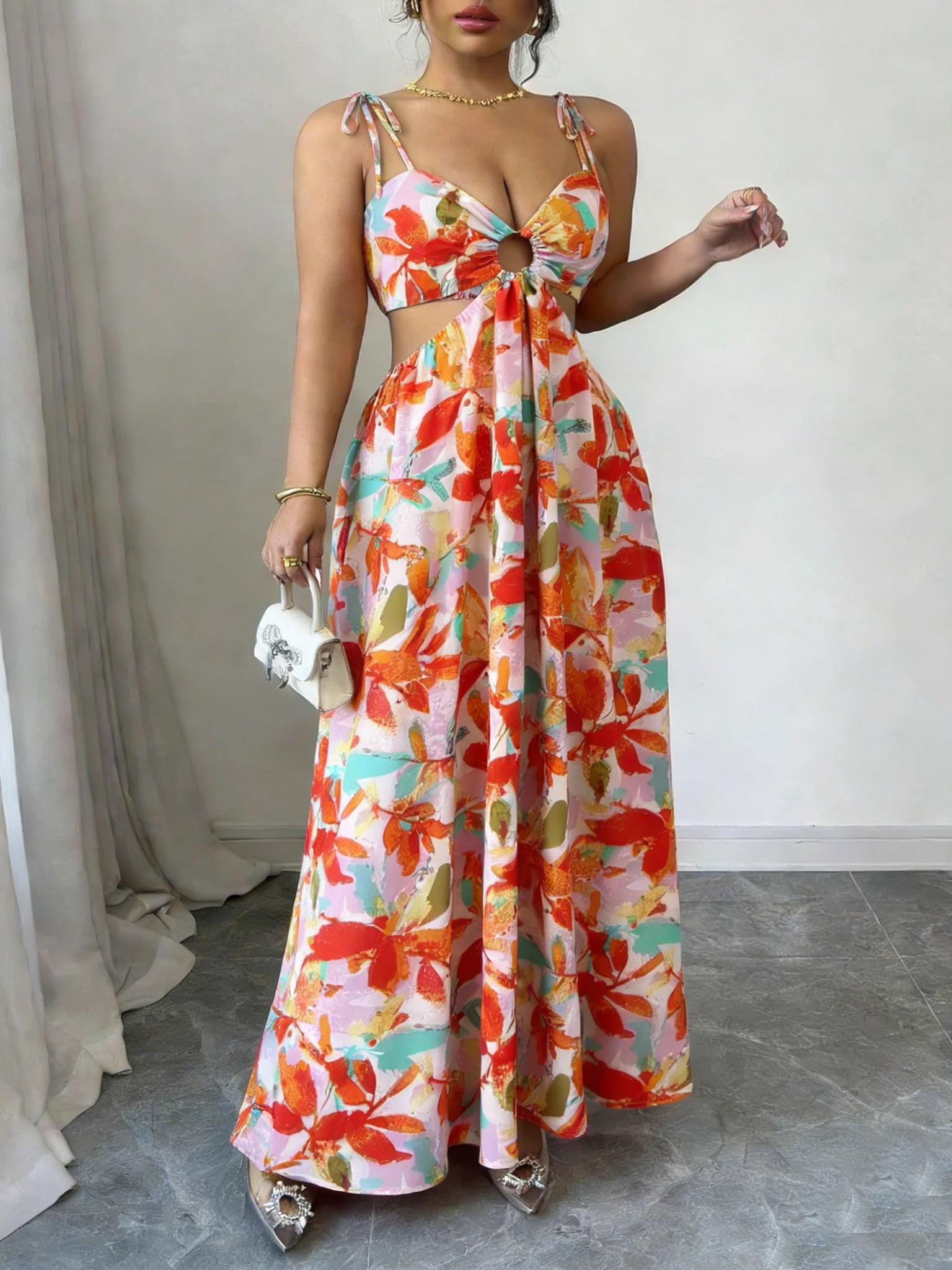 Платье макси женское весенне-летнее, с цветочным принтом, на тонких бретелях, с вырезами и завязками спереди, сексуальное, шикарное, для отпуска, пляжа, свиданий и вечеринок
Платье макси женское весенне-летнее, с цветочным принтом, на тонких бретелях, с вырезами и завязками спереди, сексуальное, шикарное, для отпуска, пляжа, свиданий и вечеринок