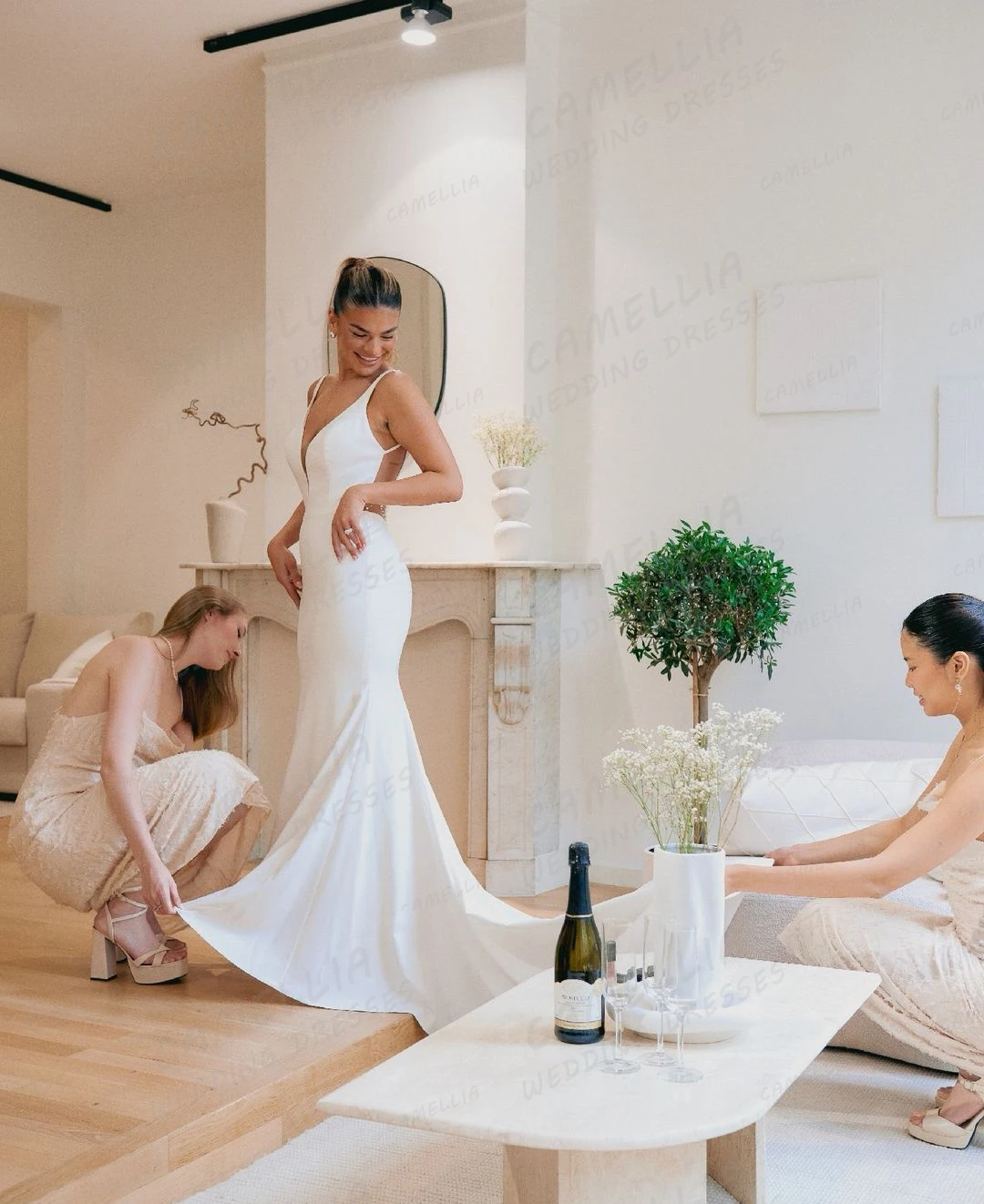 Simple Wedding Dresses A Line Sexy Backless Hollow Beads Mermaid Women's Bridal Gowns V Neck Sleeveless Elegant Satin Vestidos
Simple Wedding Dresses A Line Sexy Backless Hollow Beads Mermaid Women's Bridal Gowns V Neck Sleeveless Elegant Satin Vestidos