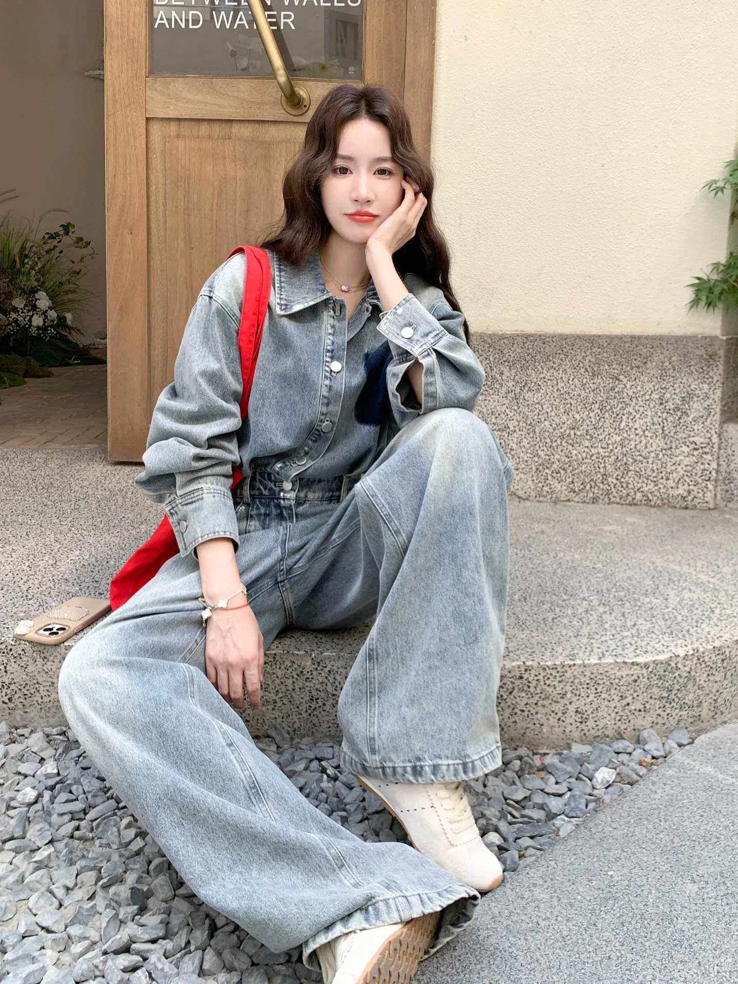 Salt Series Hong Kong Sle Retro Design Denim Overalls Women's Autumn New Cool Wide Leg Jumpsuit High Waist Long Pants
Salt Series Hong Kong Sle Retro Design Denim Overalls Women's Autumn New Cool Wide Leg Jumpsuit High Waist Long Pants