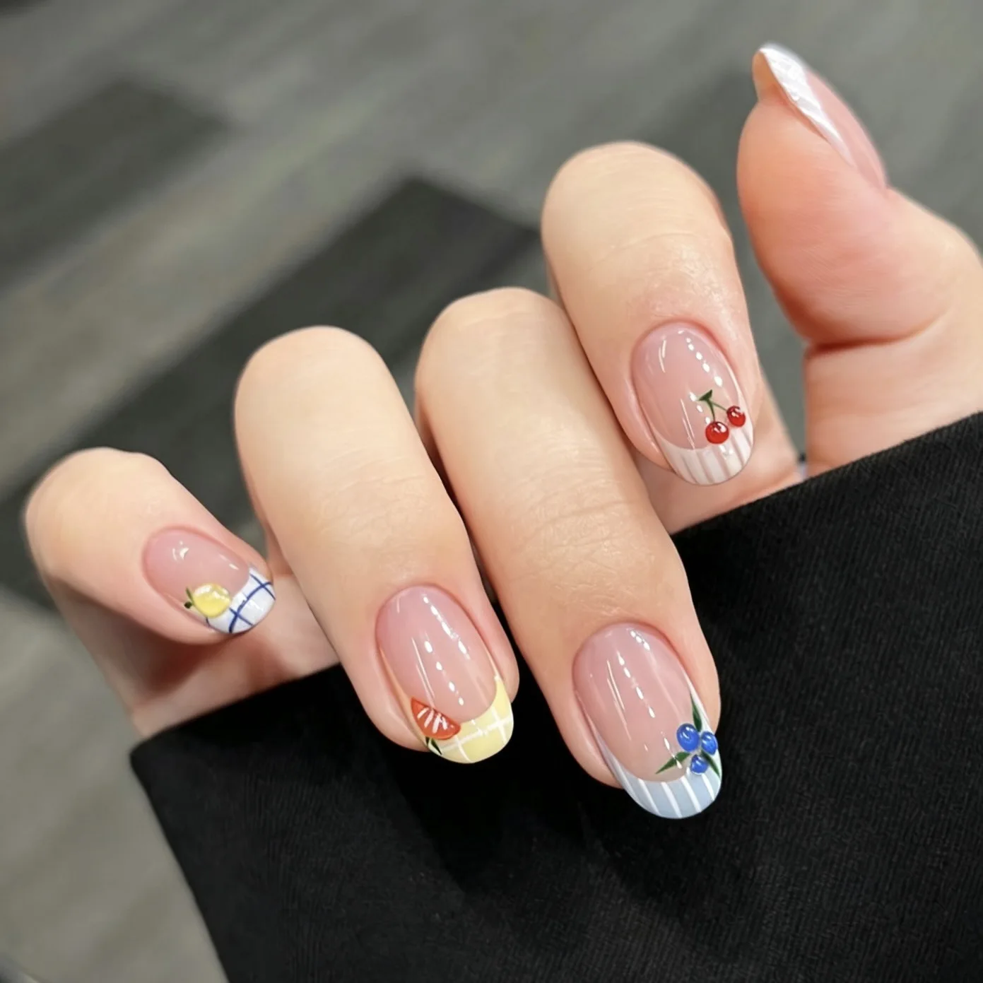 30Pcs Short Oval French Press On Nails Cherry Lemon Blueberry Fruit Striped Grid Fake Nails Reusable Glue On False Nails
30Pcs Short Oval French Press On Nails Cherry Lemon Blueberry Fruit Striped Grid Fake Nails Reusable Glue On False Nails