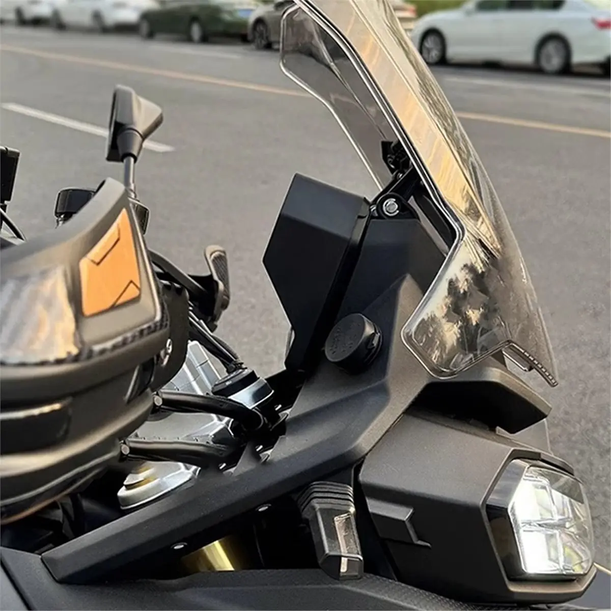 COFA New for Voge DS900X 900 Motorcycle Accessories Sun Visor Cover Instrument Screen Sunshade Guard Protection Dashboard
COFA New for Voge DS900X 900 Motorcycle Accessories Sun Visor Cover Instrument Screen Sunshade Guard Protection Dashboard
