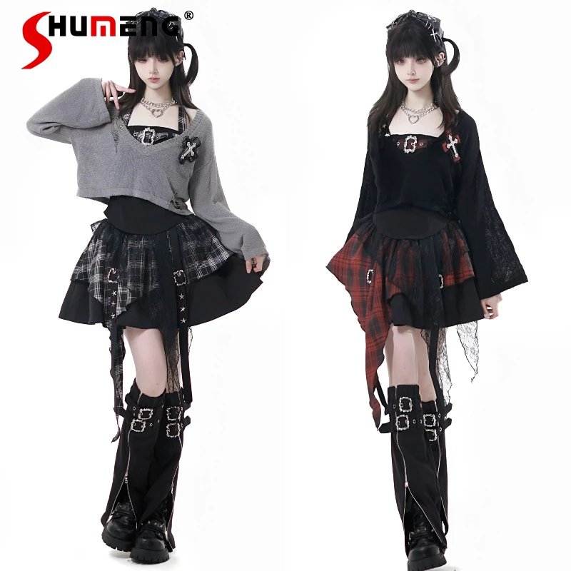 Оригинальная милая крутая клетчатая юбка, жилет с лямкой на шее, свитер, комплект из 3 предметов, осенние новые одинаковые комплекты в готическом стиле для девочек в стиле панк, 2023 г. 
Оригинальная милая крутая клетчатая юбка, жилет с лямкой на шее, свитер, комплект из 3 предметов, осенние новые одинаковые комплекты в готическом стиле для девочек в стиле панк, 2023 г.