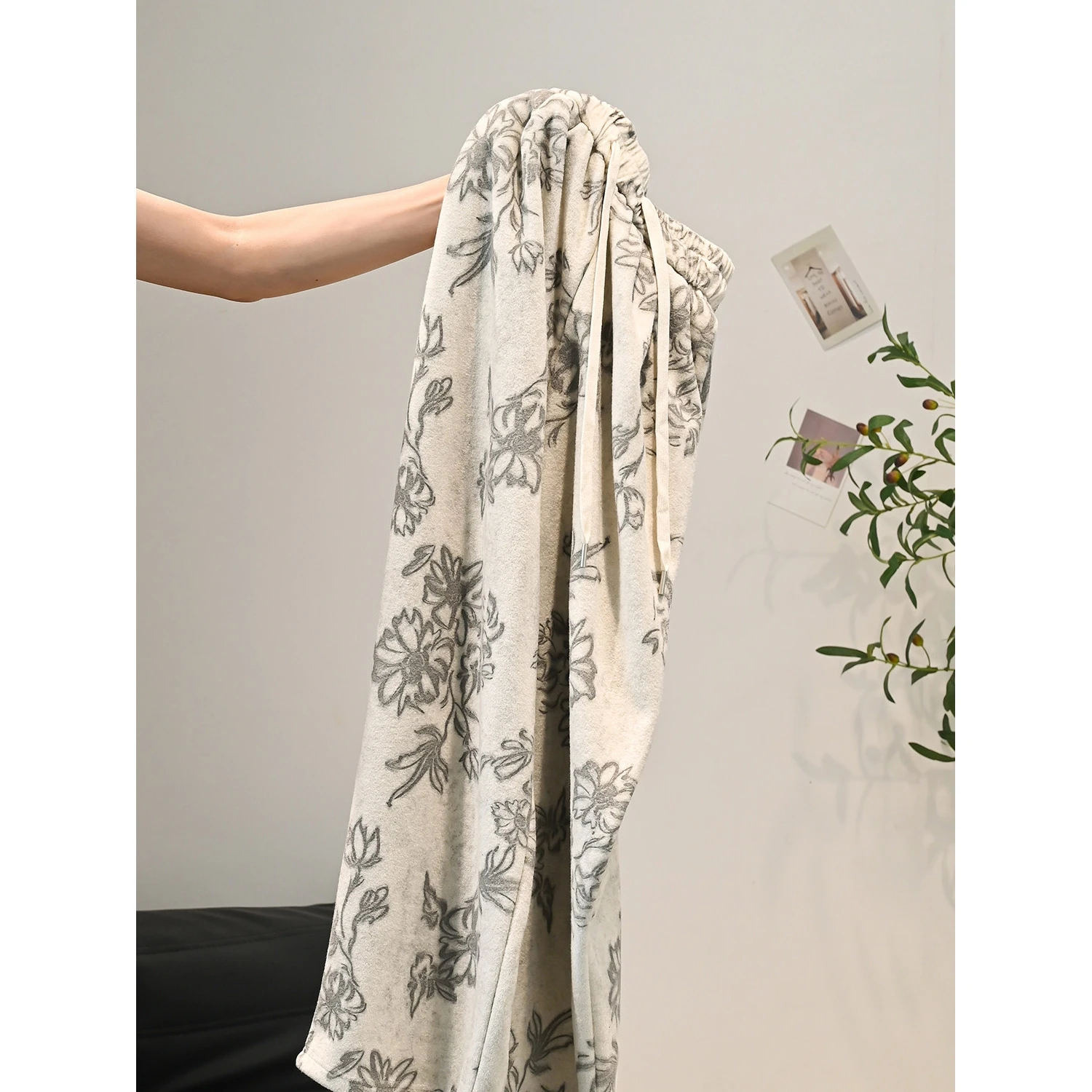 Женские прямые спортивные брюки Off Korean Sle Fce с подкладкой, осенне-зимние, свободного кроя, с эффектом похудения, с высокой талией и эластичным поясом
Женские прямые спортивные брюки Off Korean Sle Fce с подкладкой, осенне-зимние, свободного кроя, с эффектом похудения, с высокой талией и эластичным поясом