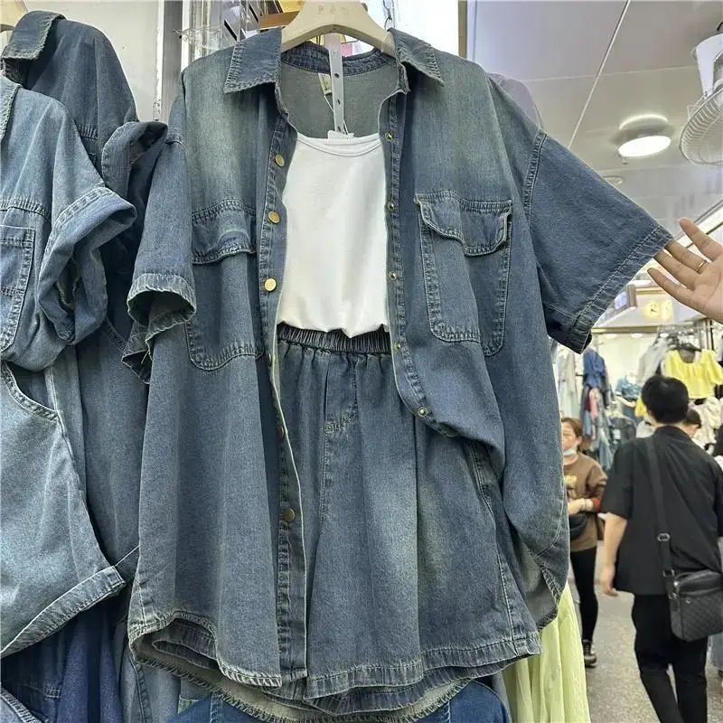Plus Size Women Denim Shirt Shorts Set 2025 Summer New Fashionable Temperament Design Casual Outfit Girl Coat
Plus Size Women Denim Shirt Shorts Set 2025 Summer New Fashionable Temperament Design Casual Outfit Girl Coat