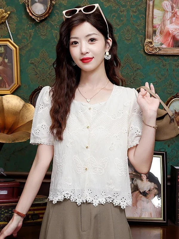 Elegant Short Sleeve Embroidered Lace Shirt for Women Square Collar Fashionable Summer 2026 New Style Versatile Lace Top
Elegant Short Sleeve Embroidered Lace Shirt for Women Square Collar Fashionable Summer 2026 New Style Versatile Lace Top