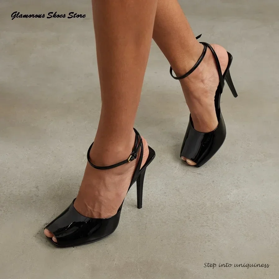 Сексуальные современные сандалии из лакированной кожи, женские сандалии с открытым носком и ремешком на щиколотке, летние модные туфли на шпильке для подиума и вечеринки
Сексуальные современные сандалии из лакированной кожи, женские сандалии с открытым носком и ремешком на щиколотке, летние модные туфли на шпильке для подиума и вечеринки