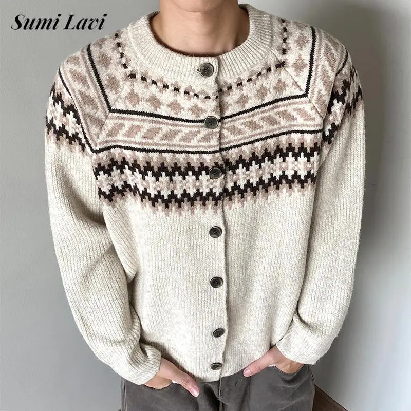 Fall Winter Daily Casual Mens Knit Jacket Coat Vintage Geometric Crochet Sweater Jackets Men Fashionable O Neck Button-up Coat
Fall Winter Daily Casual Mens Knit Jacket Coat Vintage Geometric Crochet Sweater Jackets Men Fashionable O Neck Button-up Coat