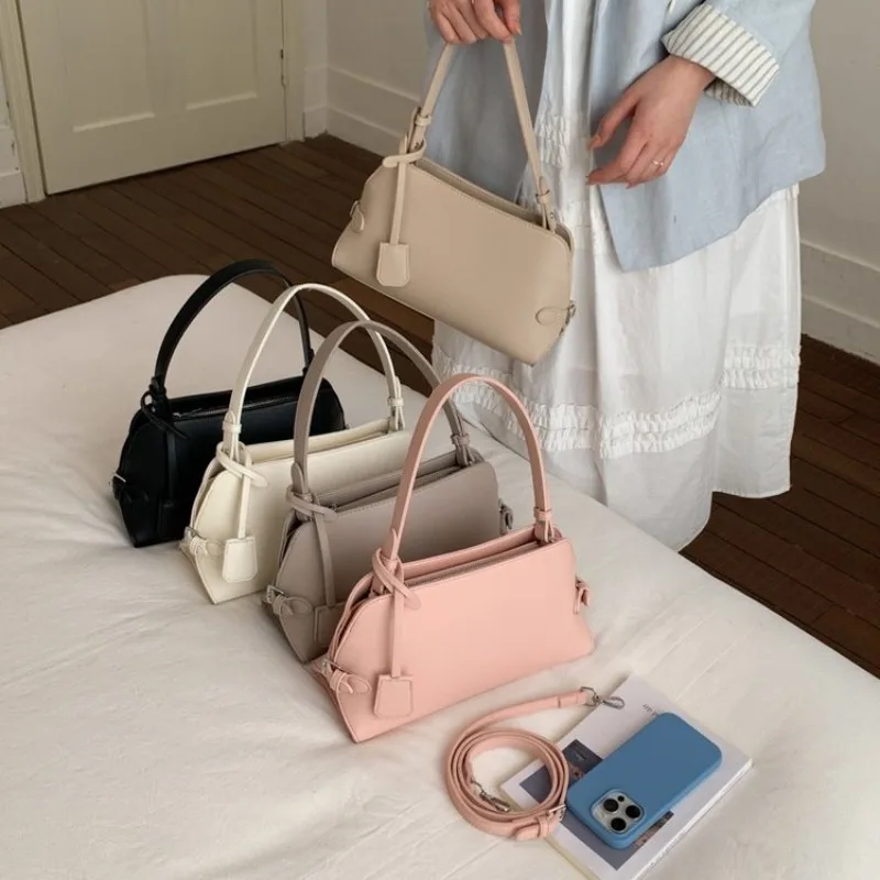 Elegant Leather Diaper Bag Minimalist Vintage Shoulder Bag Ladies Fashionable Commuter Handbag Luxury Brand Original
Elegant Leather Diaper Bag Minimalist Vintage Shoulder Bag Ladies Fashionable Commuter Handbag Luxury Brand Original