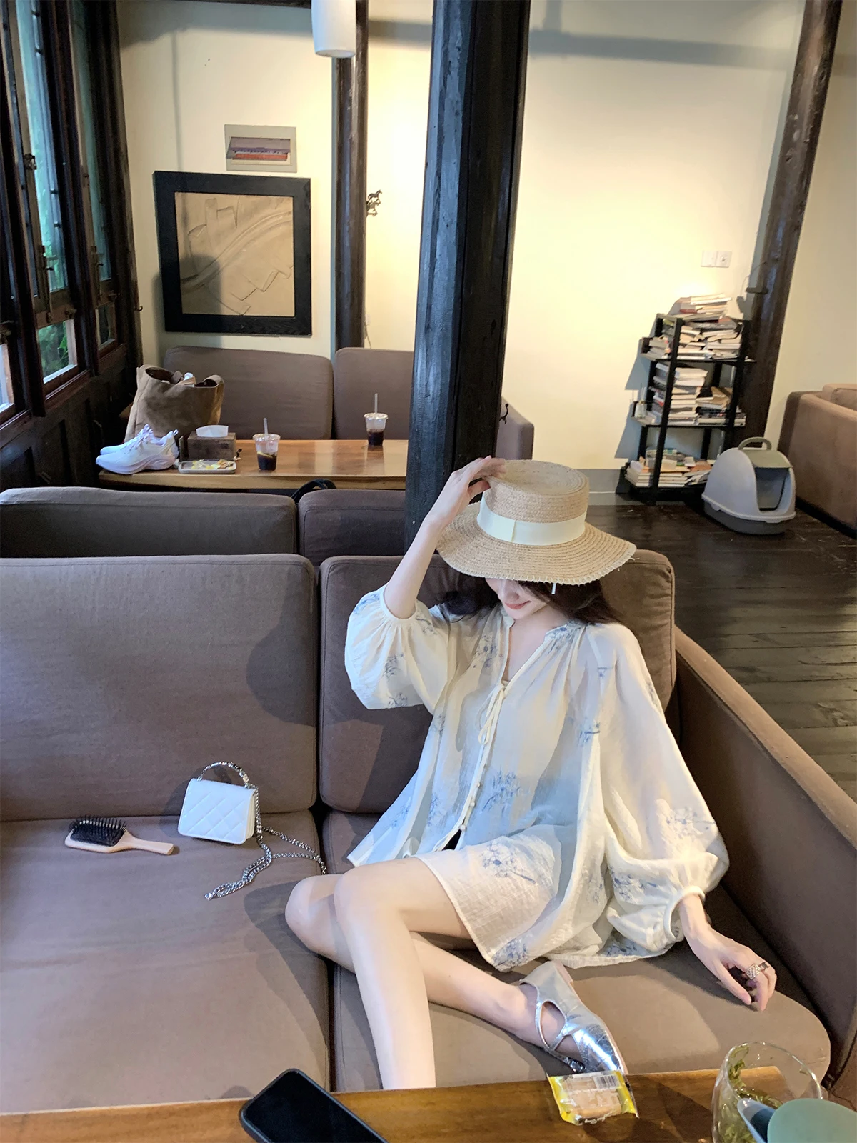 Zhenzhen Home Fraance Lotus Moon Self Textured Heavy Embroidery irt Lantern Sve Belted Cover up Women's Casual irt
Zhenzhen Home Fraance Lotus Moon Self Textured Heavy Embroidery irt Lantern Sve Belted Cover up Women's Casual irt