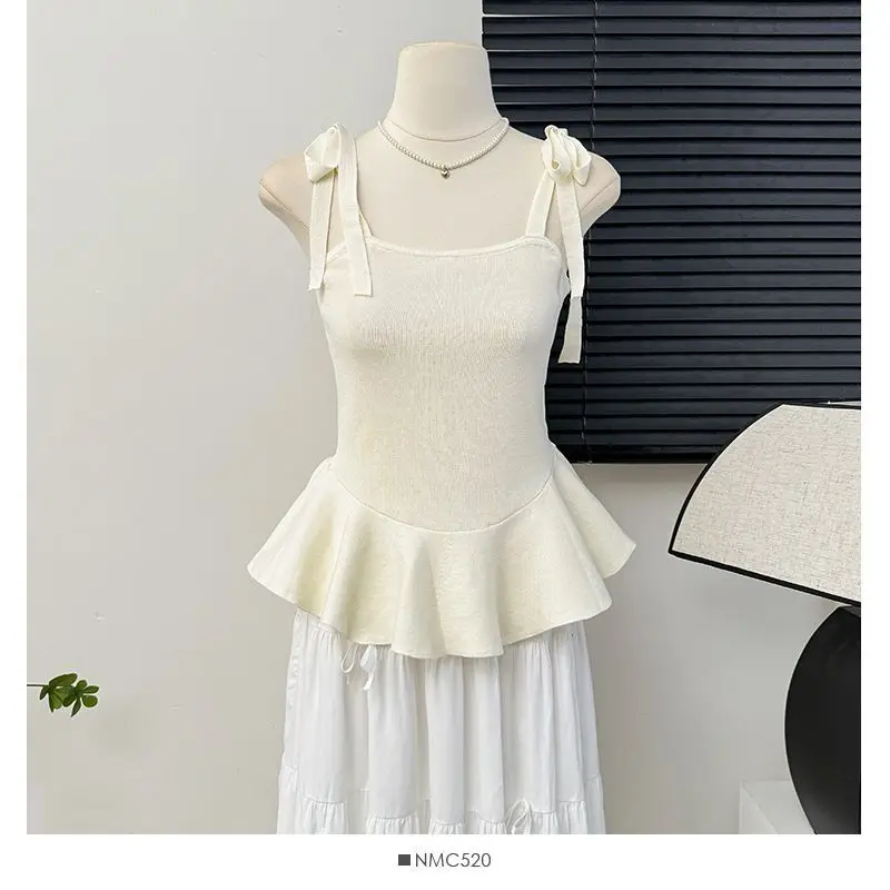 Women's Solid Color Knit Camisole Ruffle Hem Adjustable Strap Slim Fit Crop Top 4 Colors Available
Women's Solid Color Knit Camisole Ruffle Hem Adjustable Strap Slim Fit Crop Top 4 Colors Available