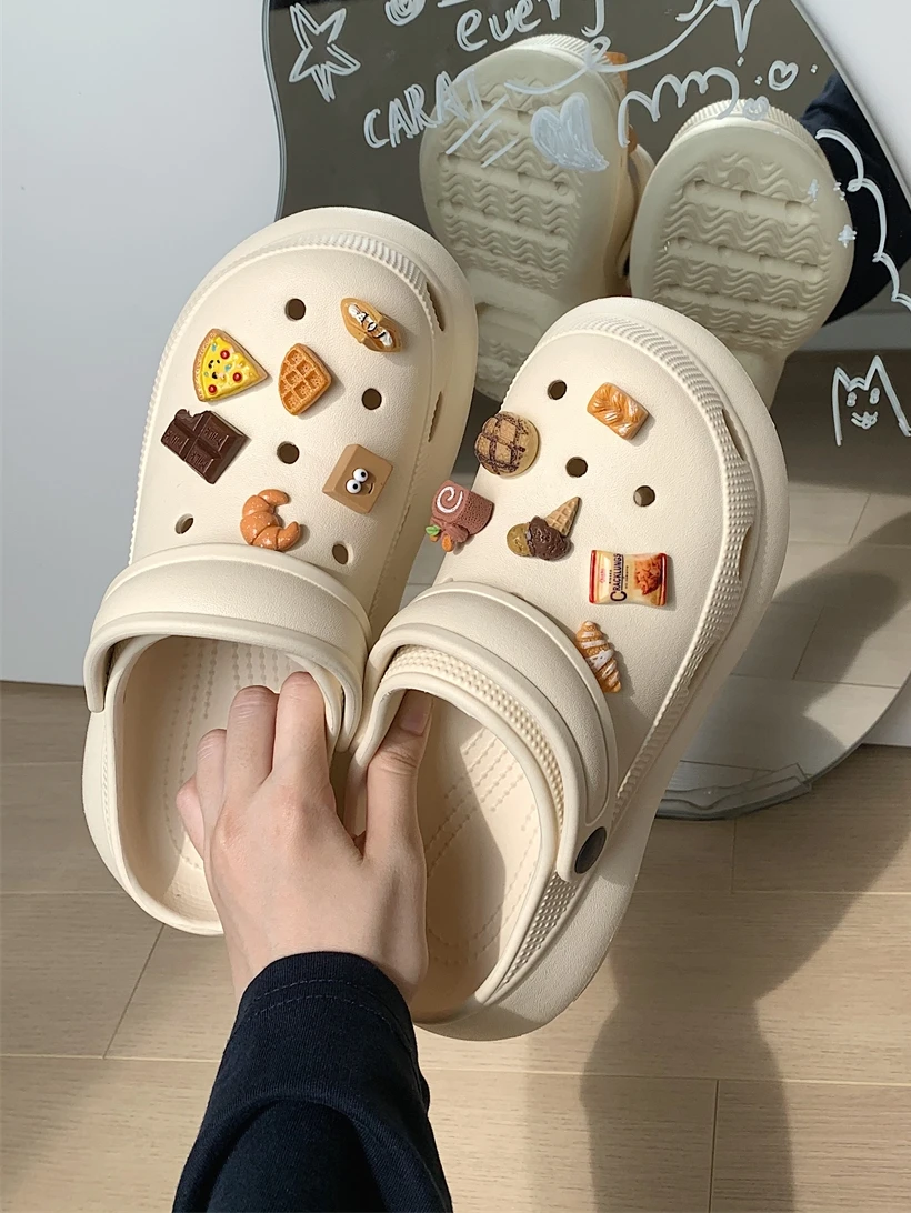 Thick Heel Fashionable Slippers Women's Summer New Outdoor Wear-Resistant Anti-Slip Hole Hole Shoes Casual Hollow out Design
Thick Heel Fashionable Slippers Women's Summer New Outdoor Wear-Resistant Anti-Slip Hole Hole Shoes Casual Hollow out Design